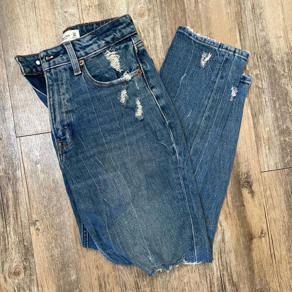 Abercrombie High Rise Mom Jeans - Picture 3 of 3